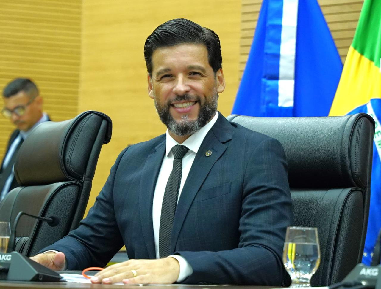 Deputado delegado Camargo (Republicanos) no plenário da assembleia legislativa de Rondônia