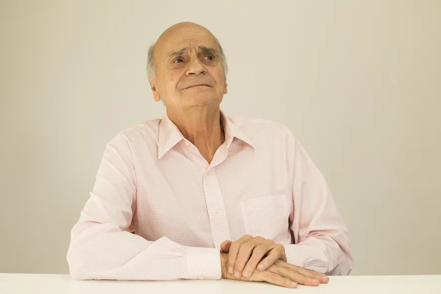 Médicos, mentiras e deepfake: Drauzio Varella é alvo recorrente de golpes com suplementos falsos nas redes sociais
