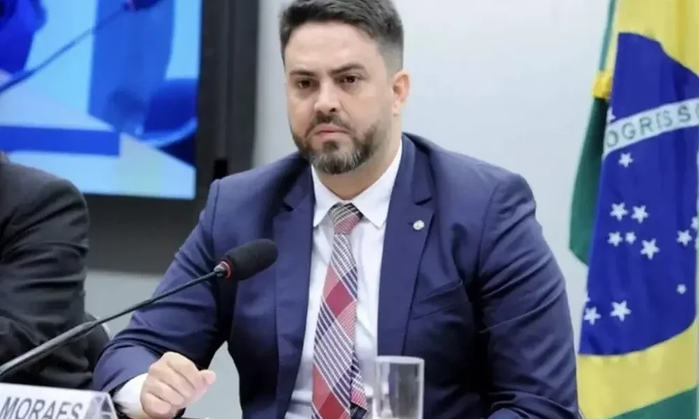 Prefeito Léo Moraes é Alvo de Alerta do TCE por Contrato de R$ 35 Milhões com Indícios de Fraude e Conluio