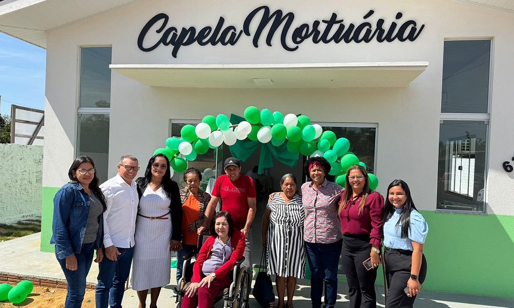Deputada Sílvia Cristina faz a entrega da Capela Mortuária em Pimenteiras do Oeste