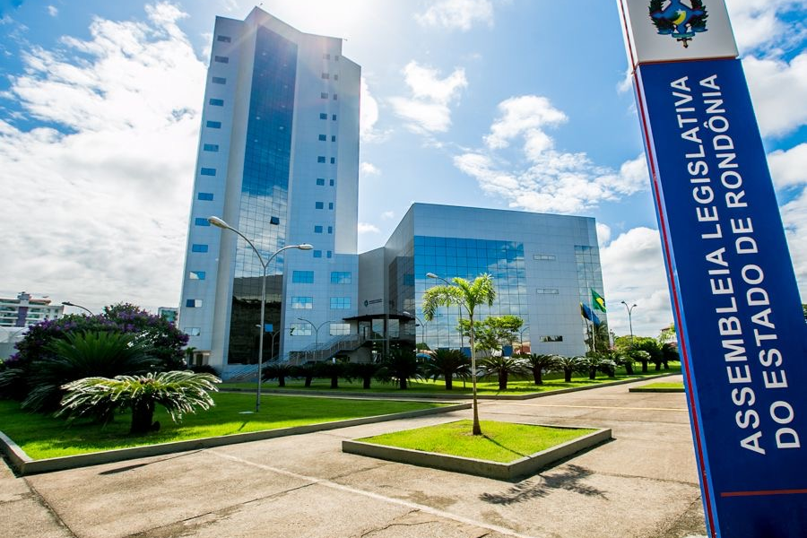 Assembleia promulga lei que destina veículos apreendidos e não procurados nos pátios do Detran às polícias