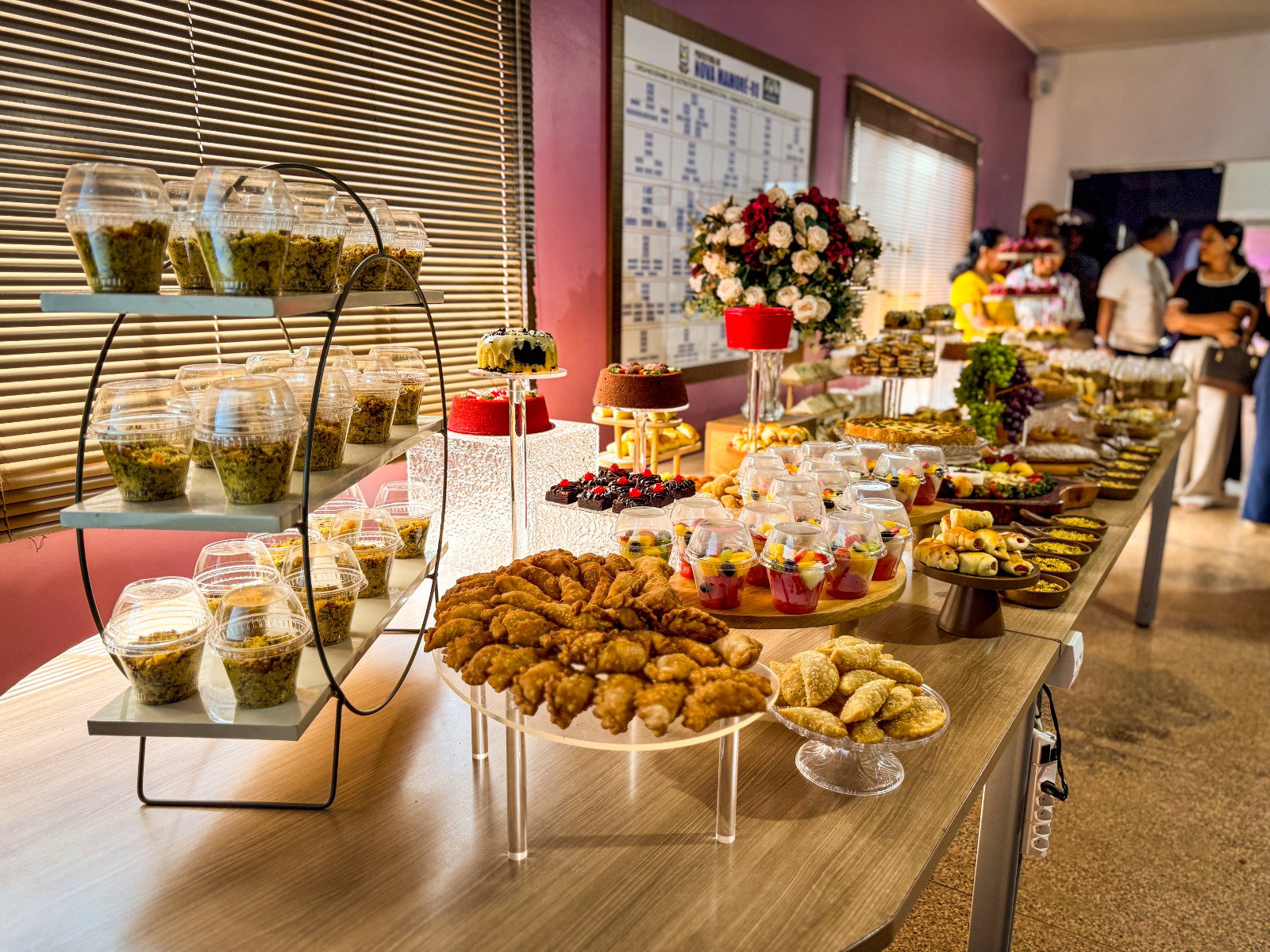 Mesa de café da manhã em homenagem as servidoras | Foto por Daniel Bento 