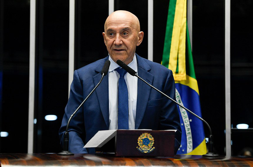 Confúcio Moura desiste da reeleição ao Senado e muda cenário político em Rondônia