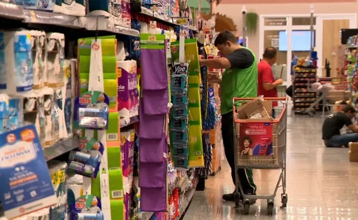 Regra sobre trabalho em feriados no comércio é oficializada; veja o que muda e os setores afetados